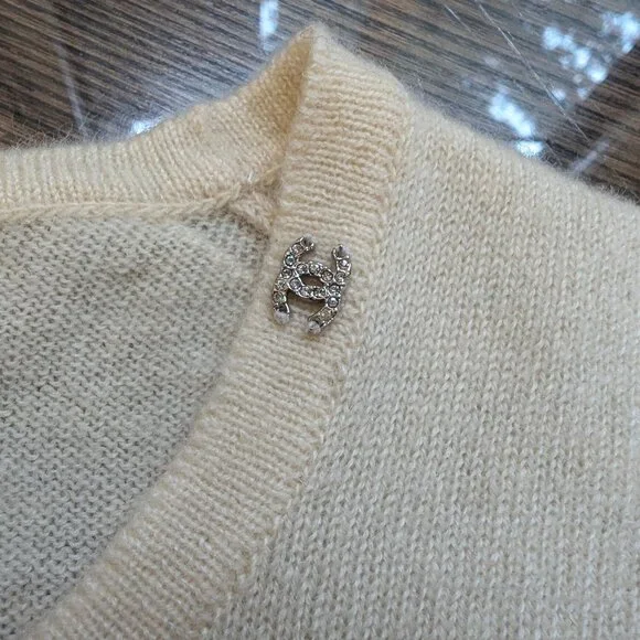 Chanel Vintage Cashmere Tank Top Sweater Pale Yellow Cream CC Logo Size S RARE - Picture 7 of 14